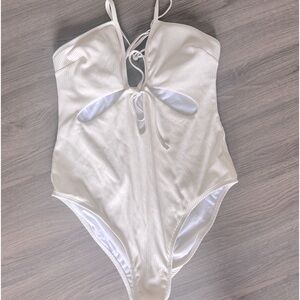 Cupshe one piece size L